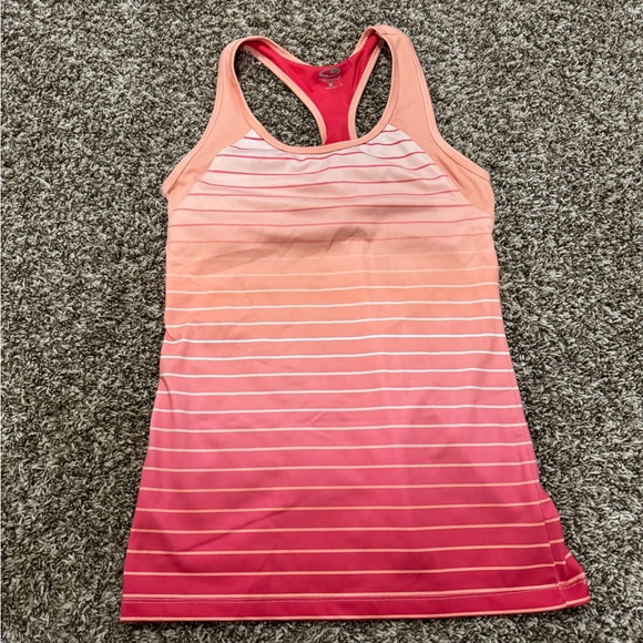 Champion Tank - Medium - Picture 1 of 3